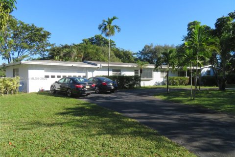 Casa en venta en Pinecrest, Florida, 3 dormitorios, 167.32 m2 № 1970729 - foto 3