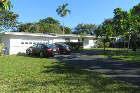 Casa en venta en Pinecrest, Florida, 3 dormitorios, 167.32 m2 № 1970729 - foto 2