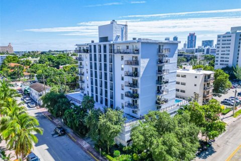 Condo in Miami Beach, Florida, 2 bedrooms № 2401306 - photo 22