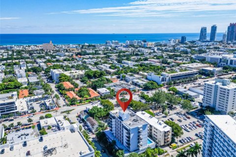 Condo in Miami Beach, Florida, 2 bedrooms  № 2401306