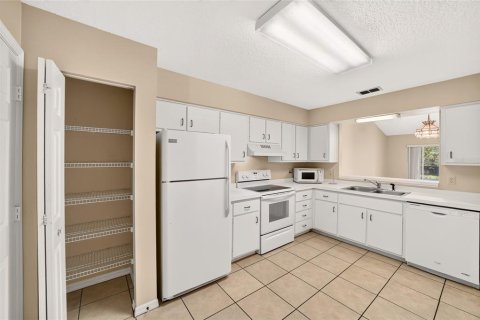 Villa ou maison à louer à Ocala, Floride: 2 chambres, 103.59 m2 № 2376757 - photo 4