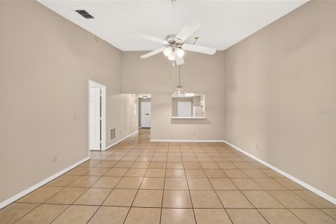 Villa ou maison à louer à Ocala, Floride: 2 chambres, 103.59 m2 № 2376757 - photo 8