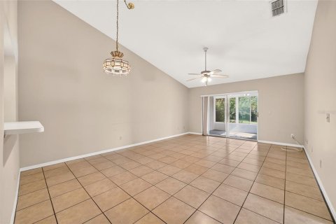 Villa ou maison à louer à Ocala, Floride: 2 chambres, 103.59 m2 № 2376757 - photo 9