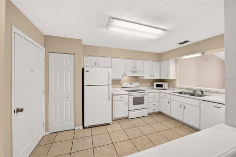 Villa ou maison à louer à Ocala, Floride: 2 chambres, 103.59 m2 № 2376757 - photo 3