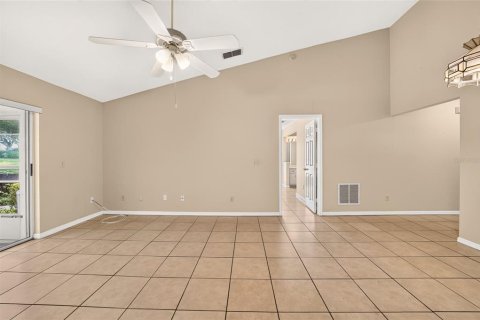 Villa ou maison à louer à Ocala, Floride: 2 chambres, 103.59 m2 № 2376757 - photo 17