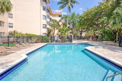 Condominio en venta en Plantation, Florida, 1 dormitorio, 70.61 m2 № 1880211 - foto 25