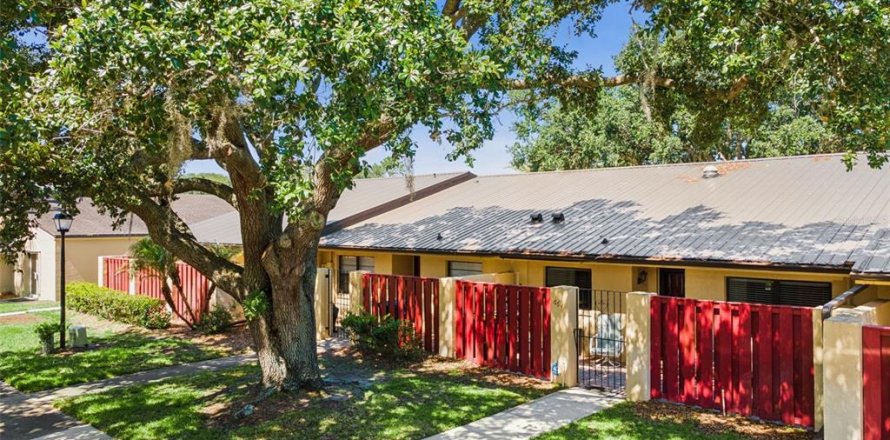 Adosado en Winter Haven, Florida 2 dormitorios, 129.6 m2 № 2219244