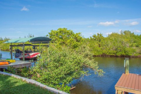 House in St. Lucie, Florida 2 bedrooms, 222.87 sq.m. № 2256449 - photo 29
