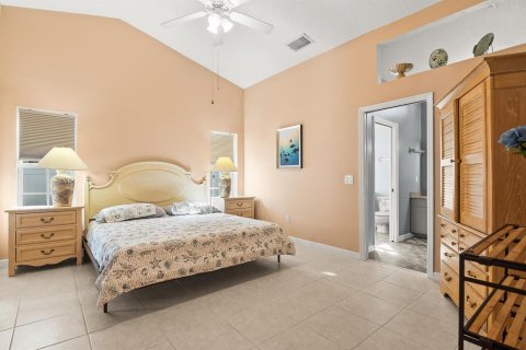 House in St. Lucie, Florida 2 bedrooms, 222.87 sq.m. № 2256449 - photo 19