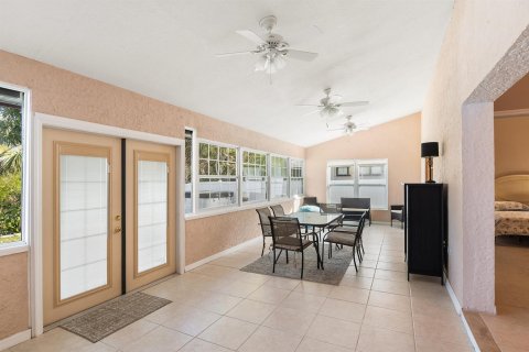 House in St. Lucie, Florida 2 bedrooms, 222.87 sq.m. № 2256449 - photo 17