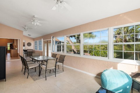 House in St. Lucie, Florida 2 bedrooms, 222.87 sq.m. № 2256449 - photo 18