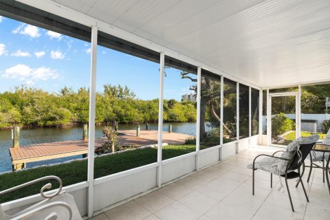 House in St. Lucie, Florida 2 bedrooms, 222.87 sq.m. № 2256449 - photo 5
