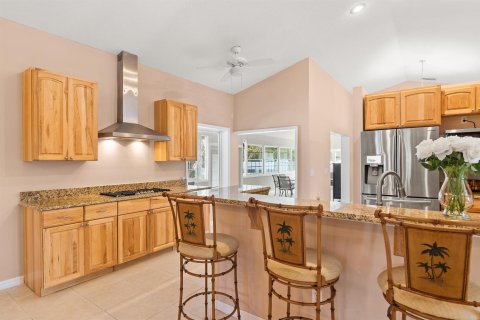 House in St. Lucie, Florida 2 bedrooms, 222.87 sq.m. № 2256449 - photo 14