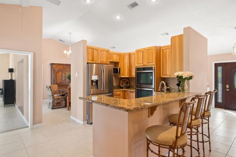 House in St. Lucie, Florida 2 bedrooms, 222.87 sq.m. № 2256449 - photo 15