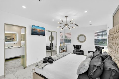 House in Hollywood, Florida 5 bedrooms, 232.63 sq.m. № 1887816 - photo 25