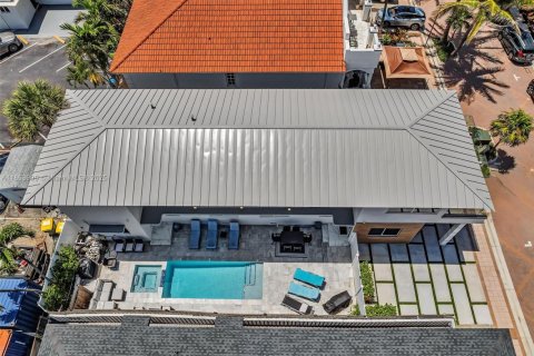 House in Hollywood, Florida 5 bedrooms, 232.63 sq.m. № 1887816 - photo 4