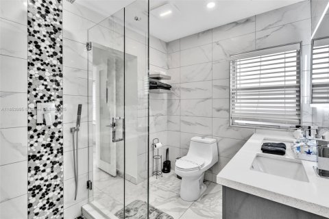 House in Hollywood, Florida 5 bedrooms, 232.63 sq.m. № 1887816 - photo 29