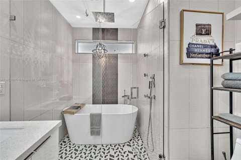 House in Hollywood, Florida 5 bedrooms, 232.63 sq.m. № 1887816 - photo 27