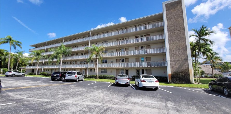 Condominio en Hollywood, Florida, 2 dormitorios № 1819915