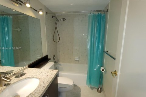 Condominio en alquiler en Hollywood, Florida, 2 dormitorios, 92.16 m2 № 1819915 - foto 10