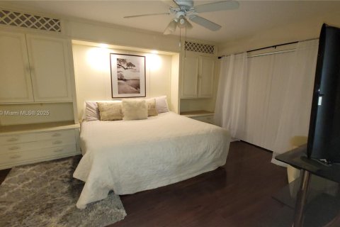 Condominio en alquiler en Hollywood, Florida, 2 dormitorios, 92.16 m2 № 1819915 - foto 4