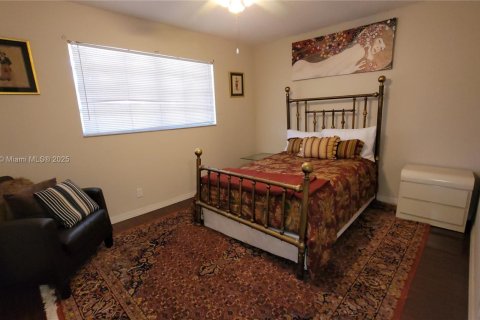 Condominio en alquiler en Hollywood, Florida, 2 dormitorios, 92.16 m2 № 1819915 - foto 9