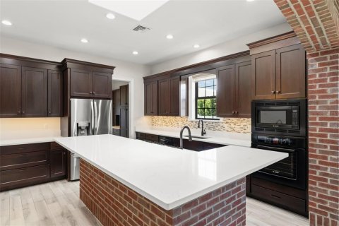 House in Winter Park, Florida 3 bedrooms, 218.41 sq.m. № 1740853 - photo 17