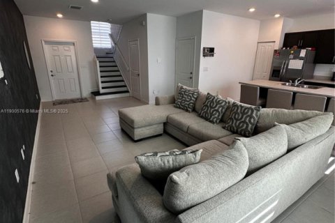 Adosado en alquiler en Miami, Florida, 3 dormitorios, 127.65 m2 № 1951962 - foto 4