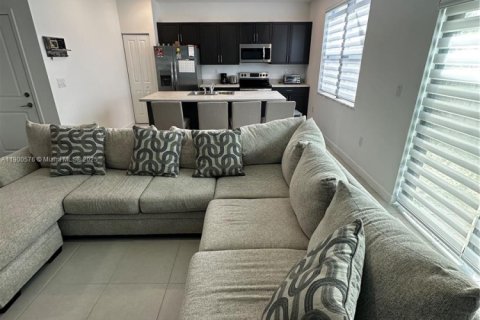 Adosado en alquiler en Miami, Florida, 3 dormitorios, 127.65 m2 № 1951962 - foto 3