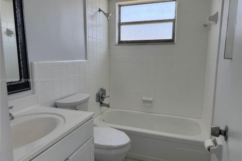 Copropriété à louer à Hallandale Beach, Floride: 2 chambres № 2028614 - photo 14