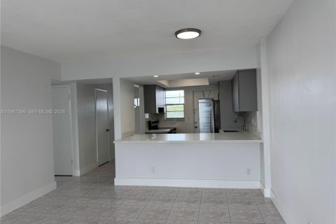 Copropriété à louer à Hallandale Beach, Floride: 2 chambres № 2028614 - photo 6