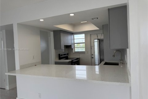 Condo à Hallandale Beach, Floride, 2 chambres  № 2028614