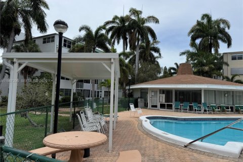 Copropriété à louer à Hallandale Beach, Floride: 2 chambres № 2028614 - photo 17