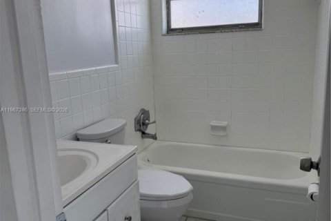 Copropriété à louer à Hallandale Beach, Floride: 2 chambres № 2028614 - photo 13