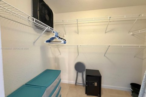 Снять в аренду кондоминиум в Холливуд, Флорида 54.81м2, № 2031424 - фото 10