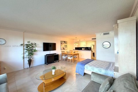 Снять в аренду кондоминиум в Холливуд, Флорида 54.81м2, № 2031424 - фото 4