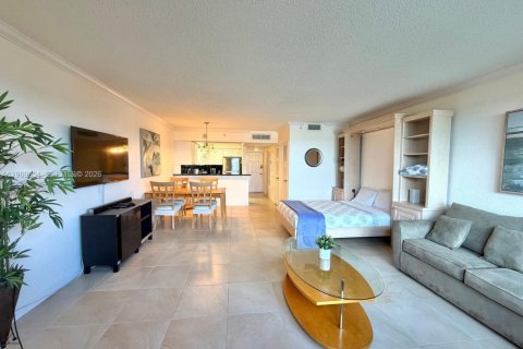 Снять в аренду кондоминиум в Холливуд, Флорида 54.81м2, № 2031424 - фото 1