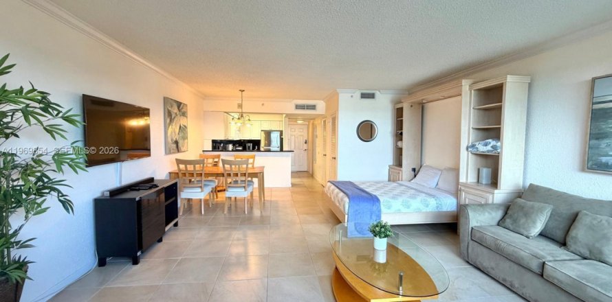 Студия в кондо в Холливуд, Флорида № 2031424