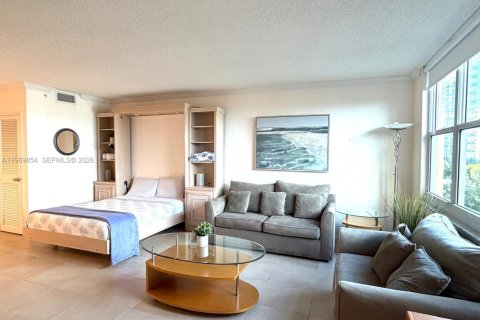 Снять в аренду кондоминиум в Холливуд, Флорида 54.81м2, № 2031424 - фото 2