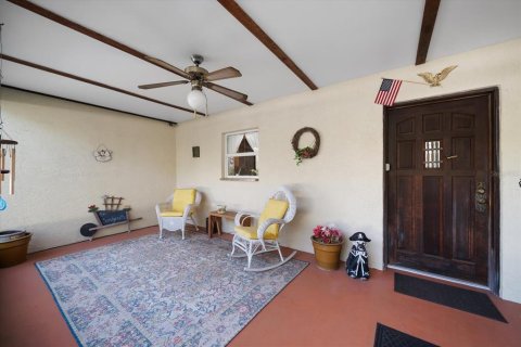 House in Tarpon Springs, Florida 3 bedrooms, 258.73 sq.m. № 1740730 - photo 4