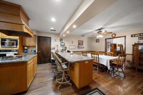 House in Tarpon Springs, Florida 3 bedrooms, 258.73 sq.m. № 1740730 - photo 6