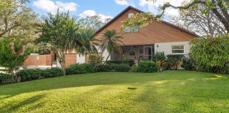 House in Tarpon Springs, Florida 3 bedrooms, 258.73 sq.m. № 1740730
