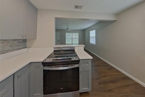 Villa ou maison à louer à Saint Petersburg, Floride: 2 chambres, 74.51 m2 № 1911918 - photo 4