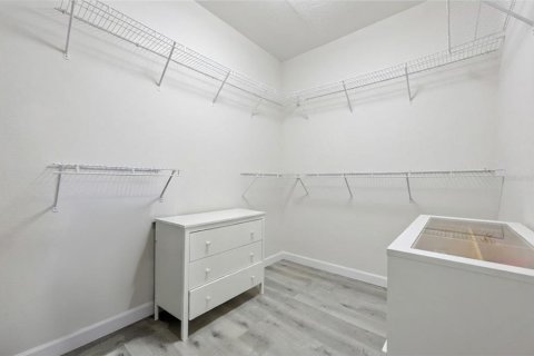Купить виллу или дом в Дэвенпорт, Флорида 9 комнат, 182.09м2, № 2115828 - фото 27