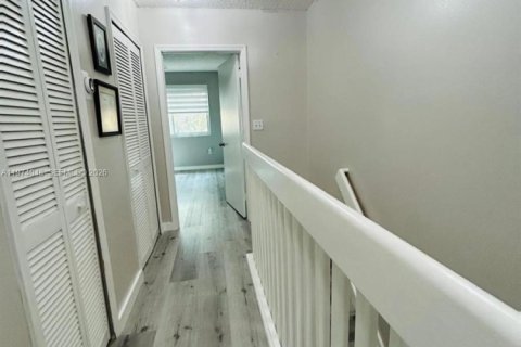 Купить таунхаус в Майами, Флорида 2 спальни, 111.48м2, № 2035980 - фото 15