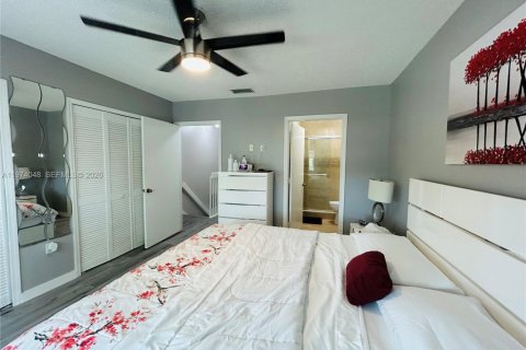 Купить таунхаус в Майами, Флорида 2 спальни, 111.48м2, № 2035980 - фото 13