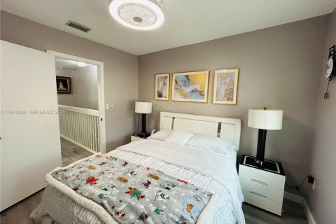 Купить таунхаус в Майами, Флорида 2 спальни, 111.48м2, № 2035980 - фото 17