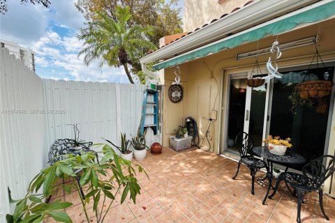 Купить таунхаус в Майами, Флорида 2 спальни, 111.48м2, № 2035980 - фото 21