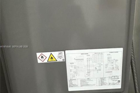 Купить таунхаус в Майами, Флорида 2 спальни, 111.48м2, № 2035980 - фото 25