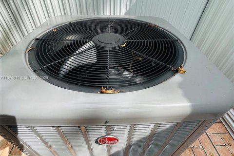 Купить таунхаус в Майами, Флорида 2 спальни, 111.48м2, № 2035980 - фото 26